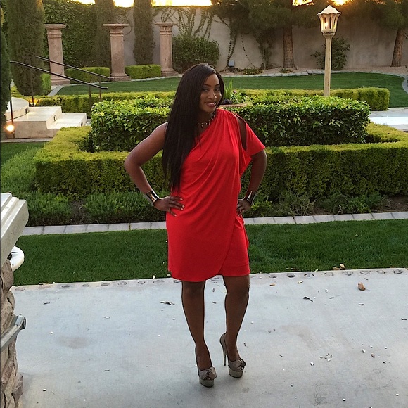 Badgley Mischka Dresses & Skirts - Badgley Mischka Off-the-Shoulder Dress